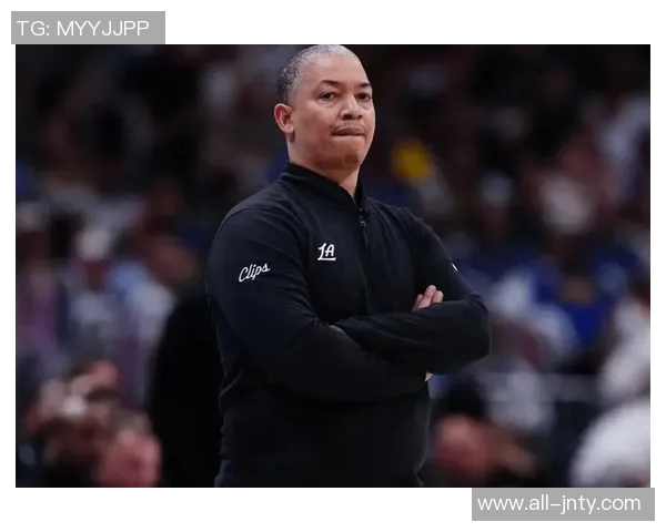 卢指导谈下半场调整为何不再使用小阵容强调祖巴茨首发带来的积极效果